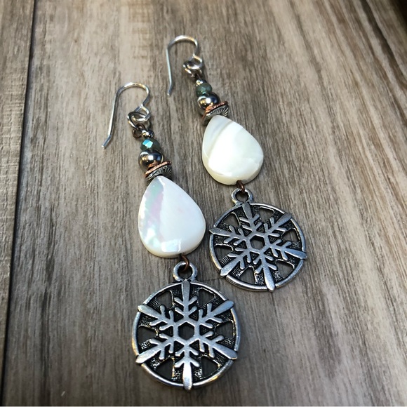Silver Snowflake Shell Earrings - Picture 2 of 5
